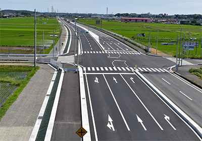 国補地道第28-03-335-0-007号 　道路改良舗装工事（その４）