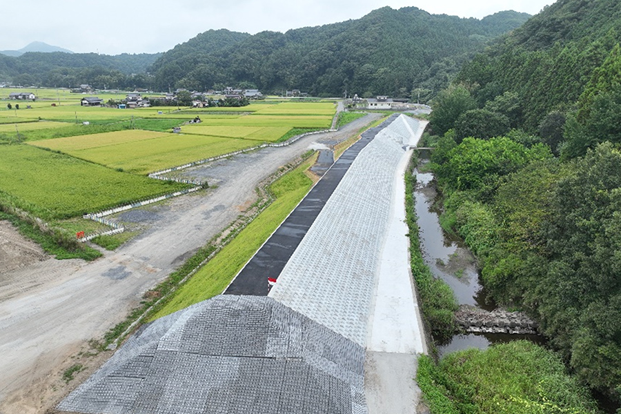 Ｒ４久慈川左岸諸沢川堤防護岸工事